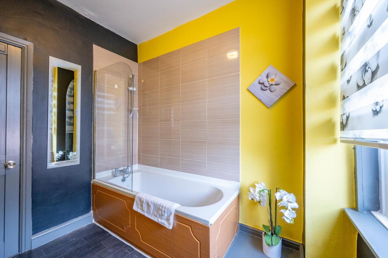 *1Es* For Your Most Relaxed & Cosy Stay + Free Parking + Free Fast Wifi * Leeds  Extérieur photo