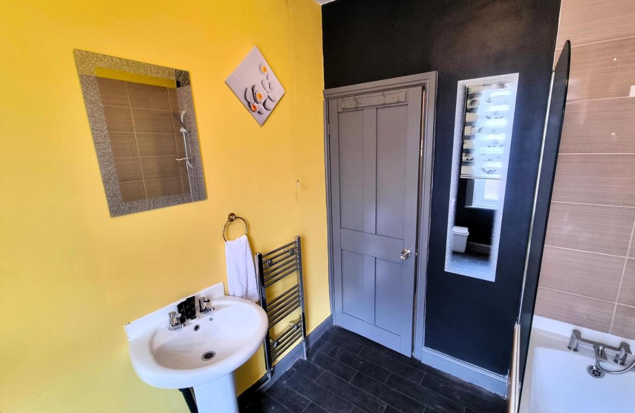*1Es* For Your Most Relaxed & Cosy Stay + Free Parking + Free Fast Wifi * Leeds  Extérieur photo