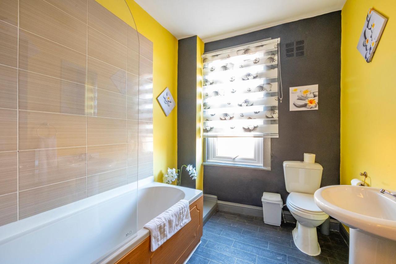 *1Es* For Your Most Relaxed & Cosy Stay + Free Parking + Free Fast Wifi * Leeds  Extérieur photo